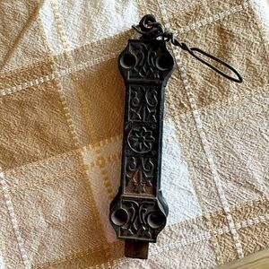 EASTLAKE BOTTOM DOUBLE DOOR FRENCH SPRING LOADED CAST IRON LOCK